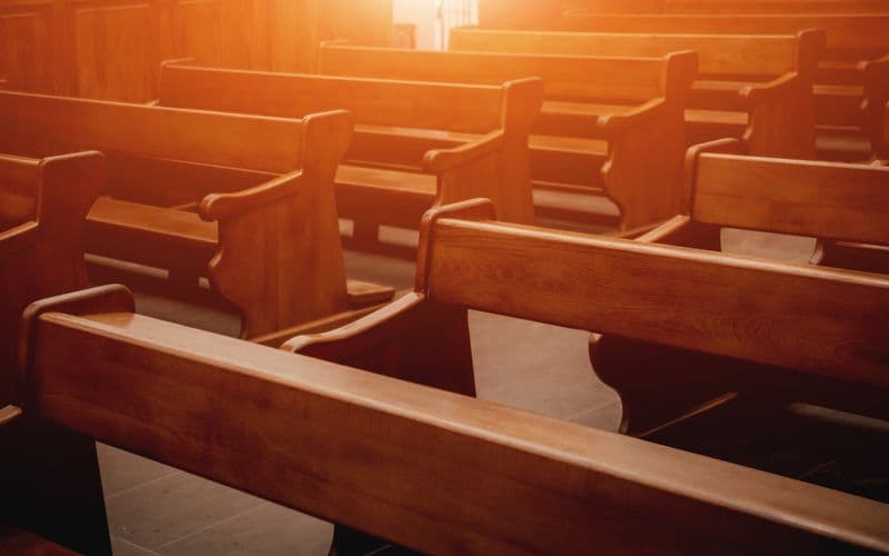 empty church pews